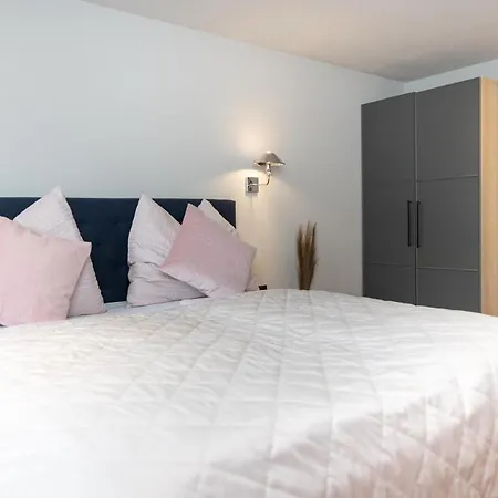 Ξενοδοχείο με διαμερίσματα Going Living 4*